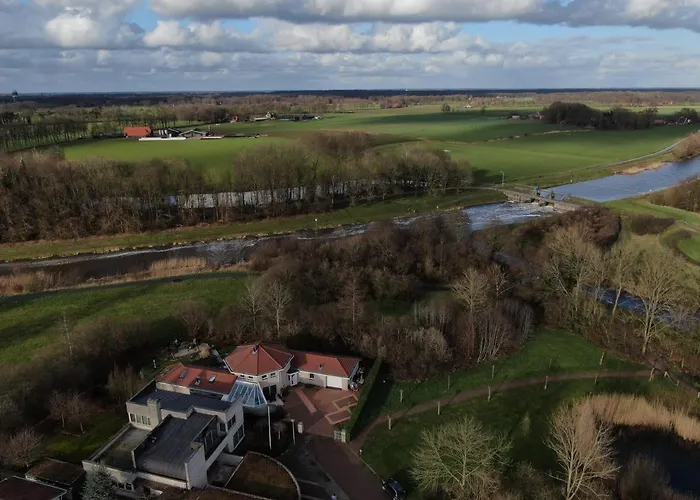 Met Privé Zwembad En Sauna Hotel *