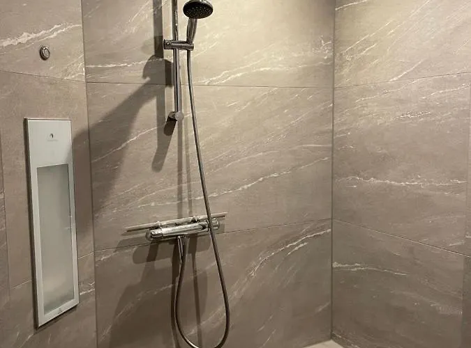 Met Prive Zwembad En Sauna *